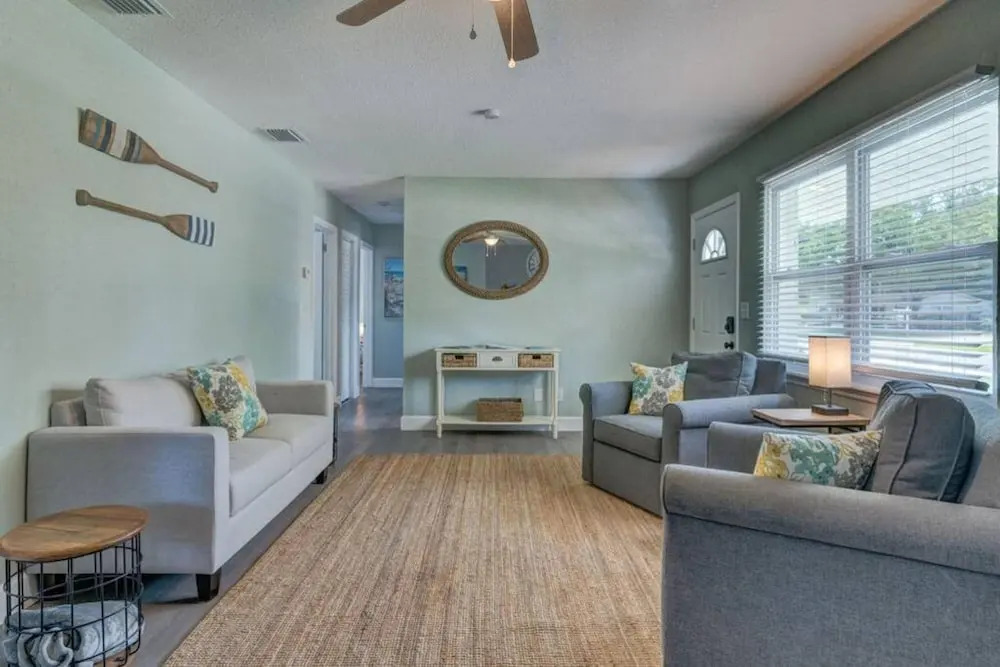 Heated Pool Close to St Pete Tampa Pet Friendly