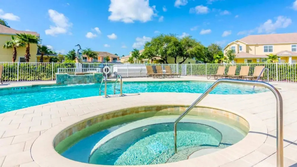 Upstay-luxury 3BR Home w Private Pool & Games Room