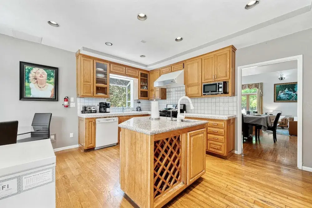 NEW - 1 Location-family-5br-yard-gym-parking