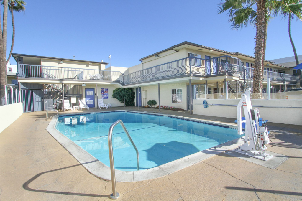 Motel 6 San Diego, CA Airport Harbor