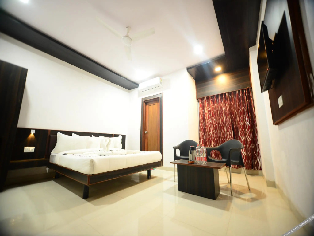 Hotel Madurai near Central Bus Stand, Udaipur