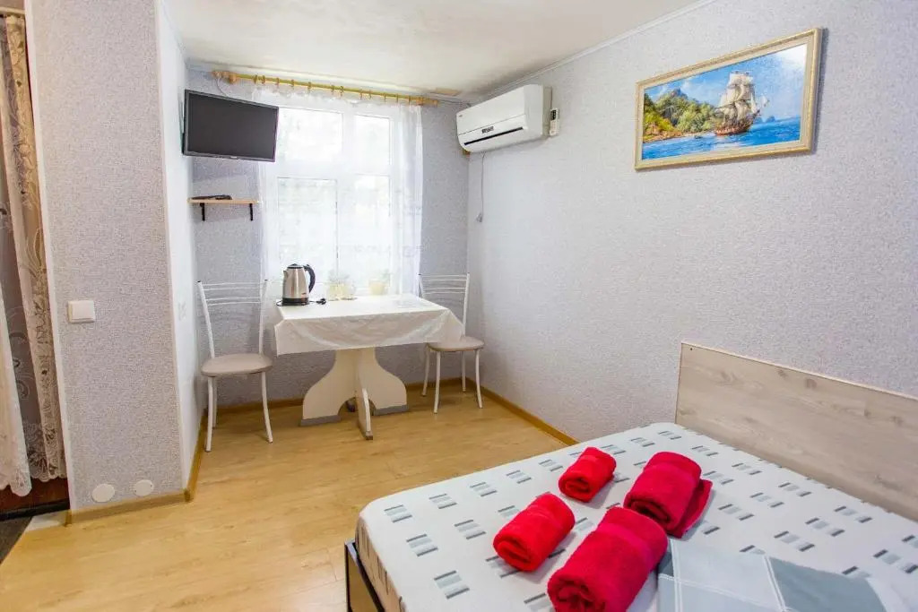 Nikos Guest House