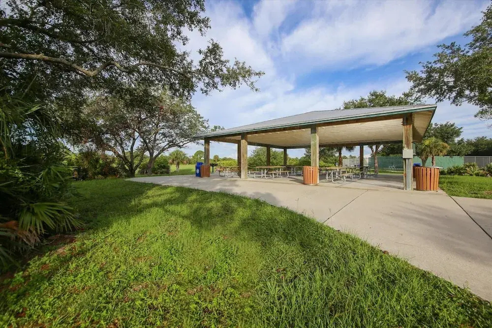 Rotonda West 2 Bedroom Condo w Lanai 9 miles to Gulf Beaches 2 Condo