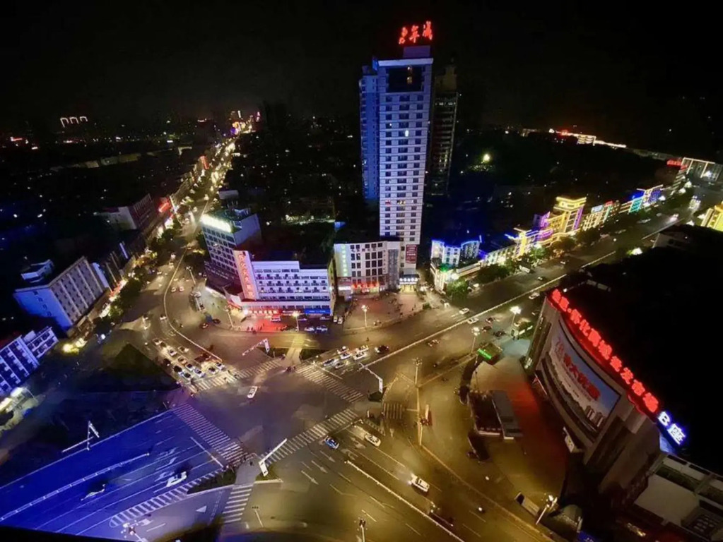 Wanxiang Hotel (huaihua guojishangmaocheng guomaodian)