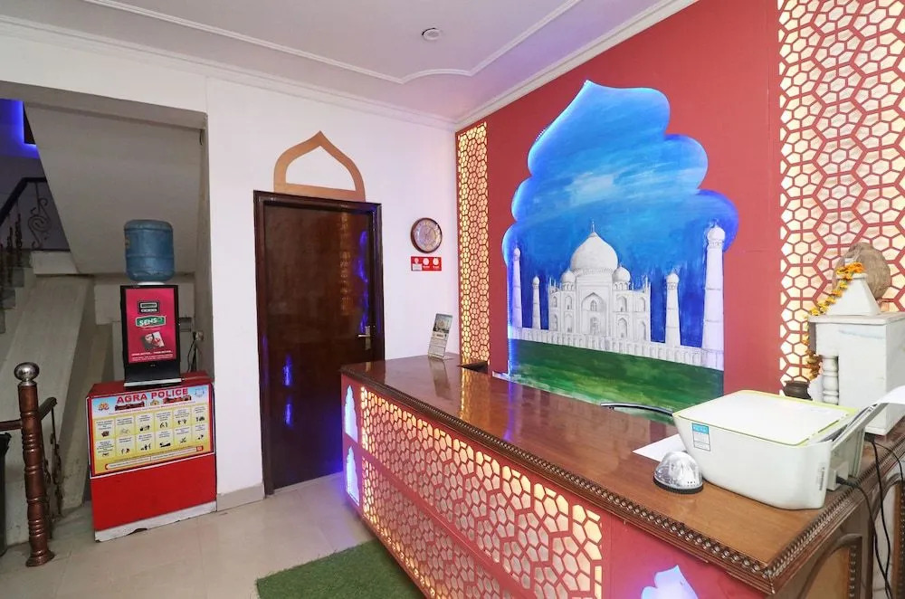 OYO 25115 Hotel Mughal Grand