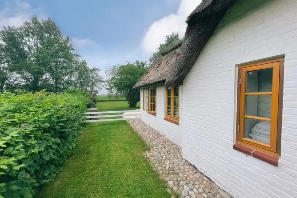 Historisches Reetdachhaus in Ruhiger Lage