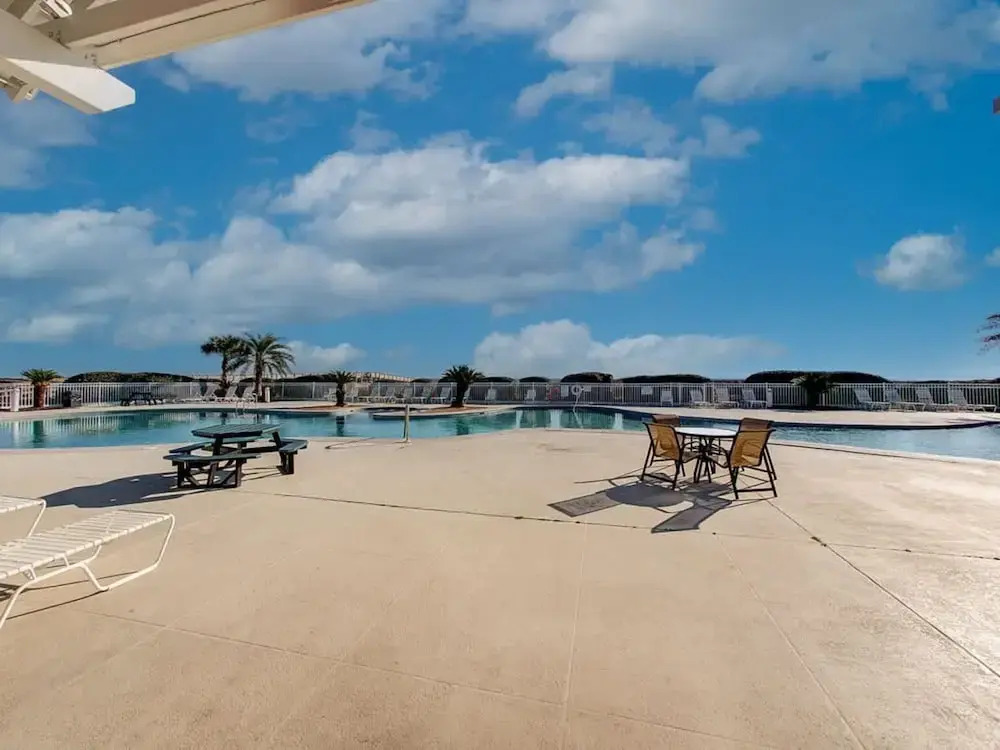 Good Vibes - The Affordable Beach Vacay