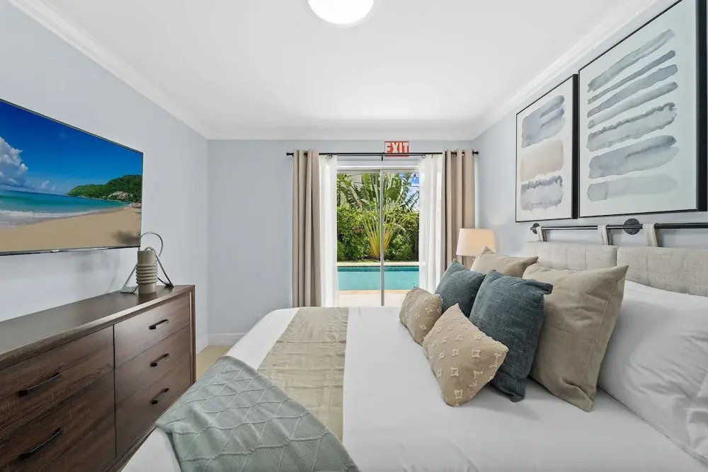 4BR Intracoastal Retreat With Pool, Games & More!