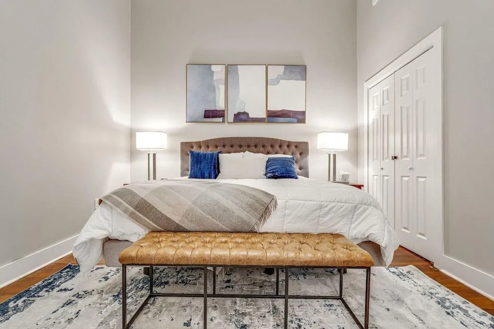 Luxurious Lower Garden District Condo w/ Balcony!
