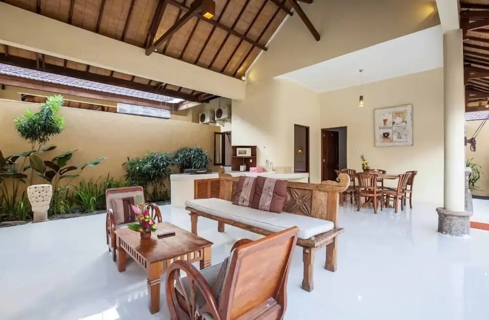 PB - 6BR- V1 & V3 6BR Private Pool Villa, Walk to Seminyak Beach