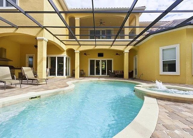 Versailles by the Sea 8 Br home by RedAwning