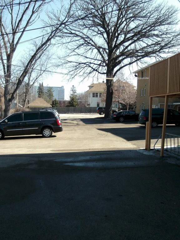 2nd Street Inn & Suites