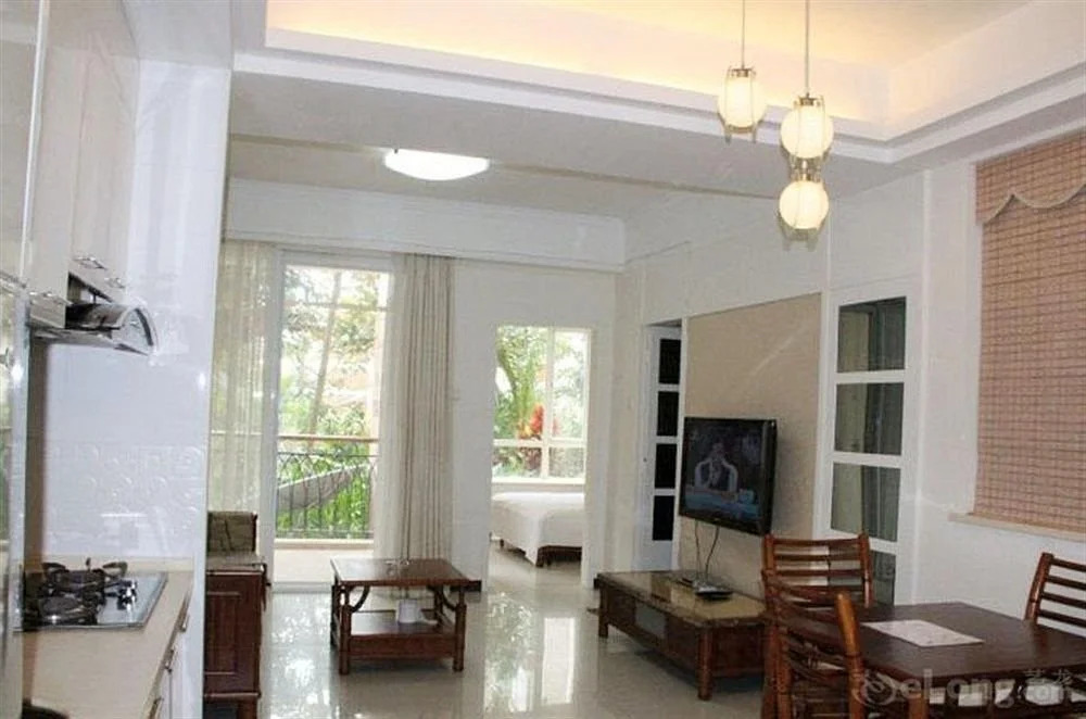 Golden Bay Hotel