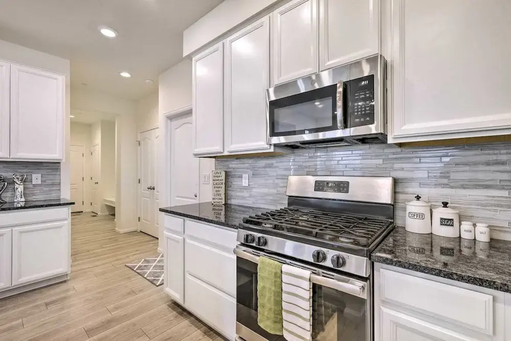 Charming 3BR Retreat - Perfect for Families!