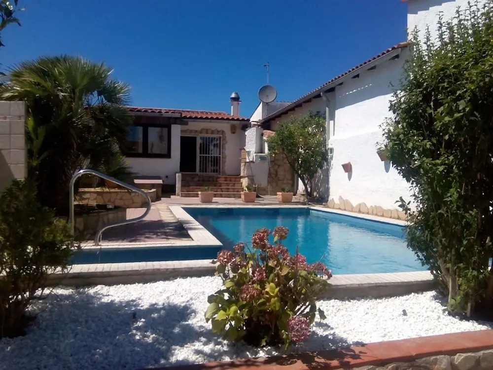 Nice House for 6 People With Private Pool and own Mooring in Empuriabrava