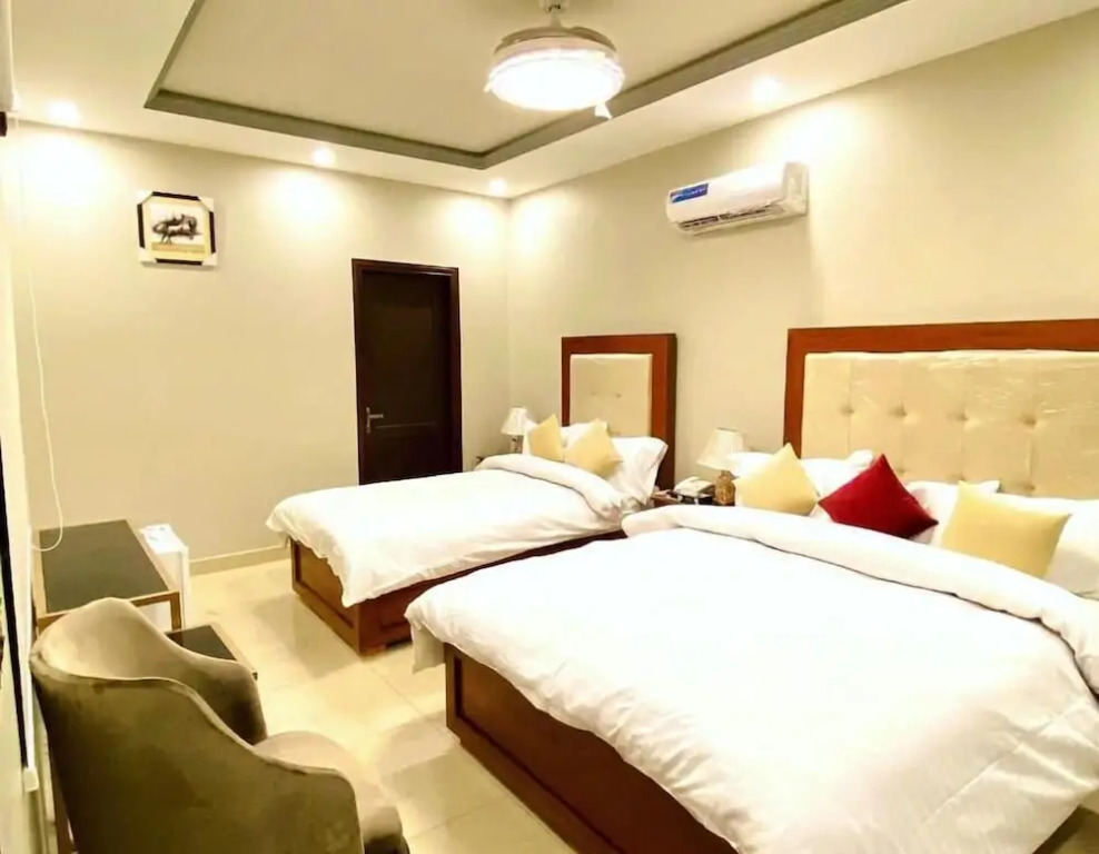 Grand Luxury Hotel Multan
