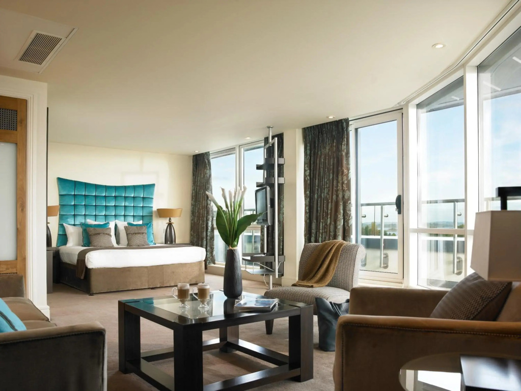 Hodson Bay Hotel