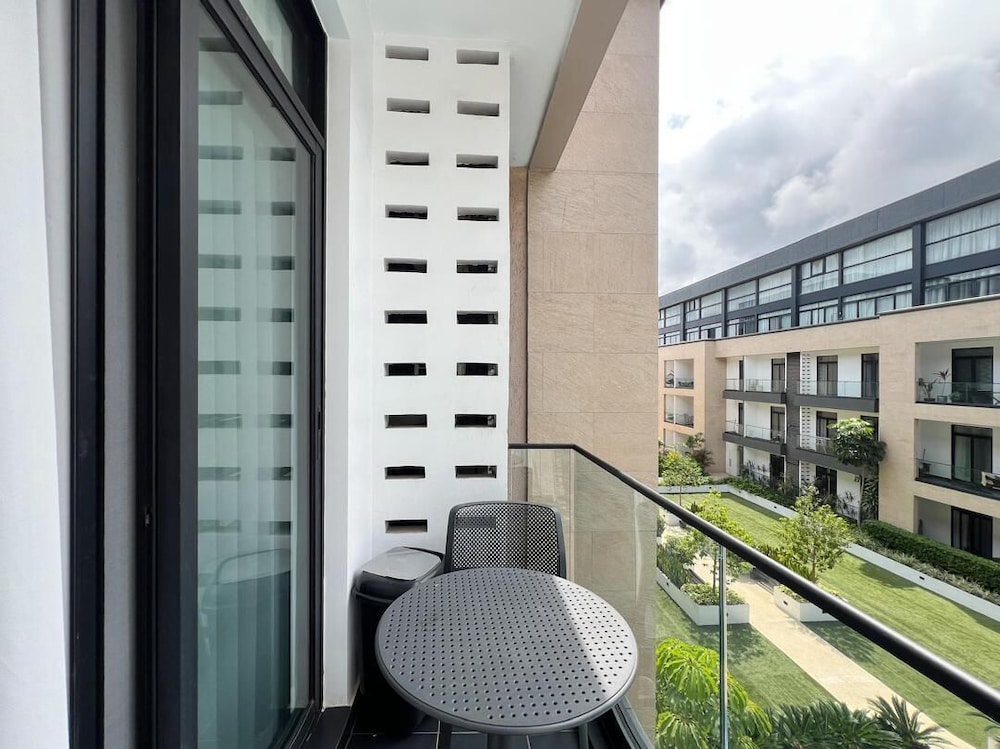 Royal Luxury Apartments at Embassy Gardens