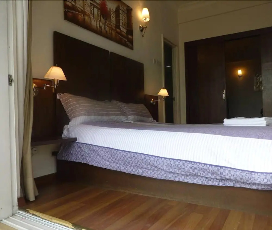 Studio Suite at Casa Mutiara 5 mins walk to LRT, Jalan Alor and Bukit Bintang