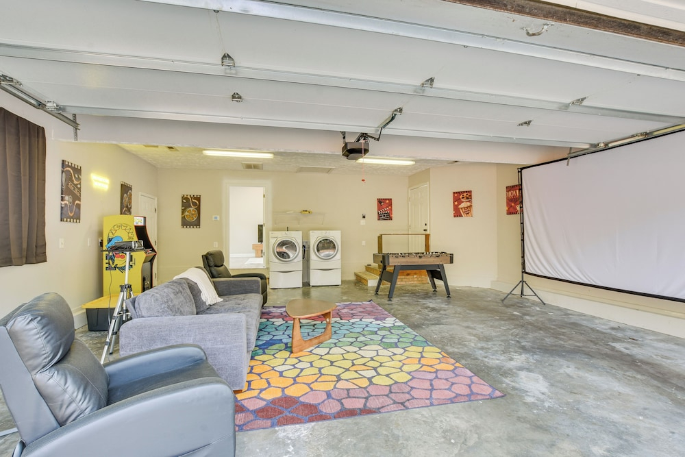 Golf, Ride & More! Home in Dtwn Southern Pines