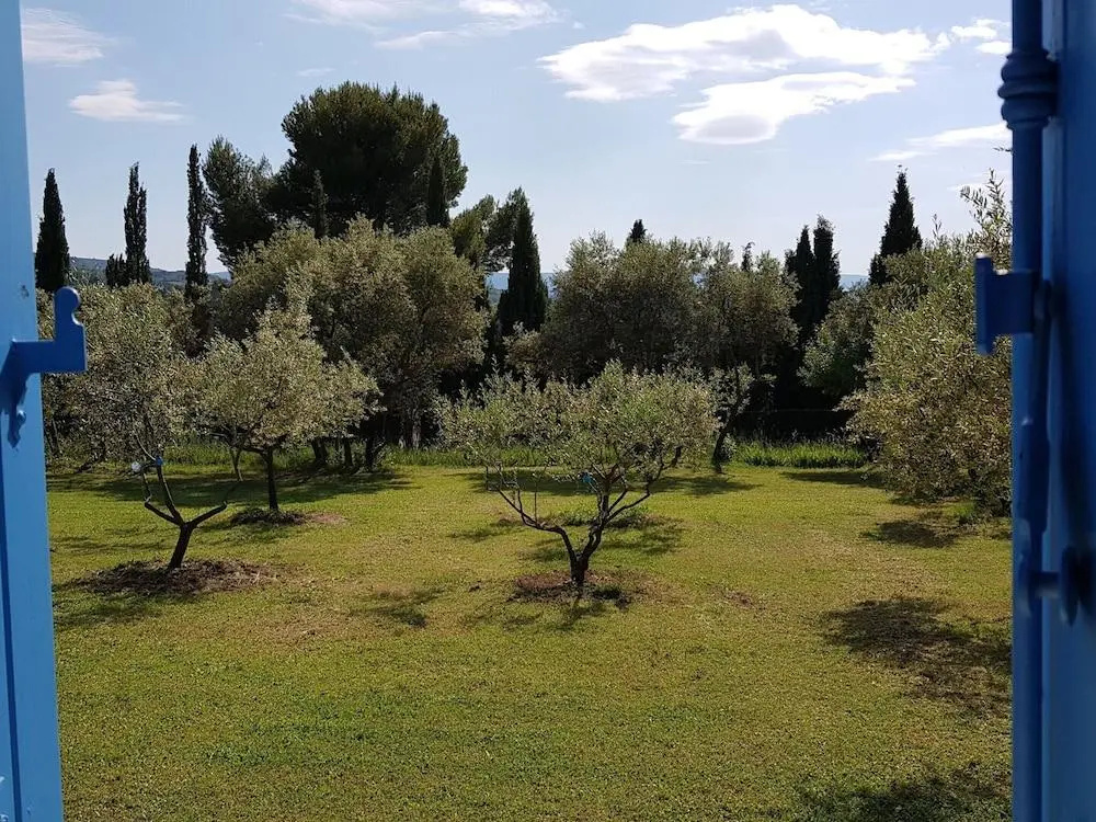 Cottage in Luberon near Apt Market