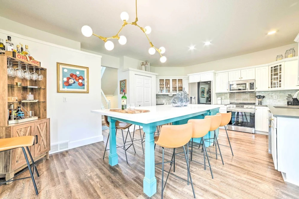 Game Room & On-site Snow Trails! Bellaire Retreat
