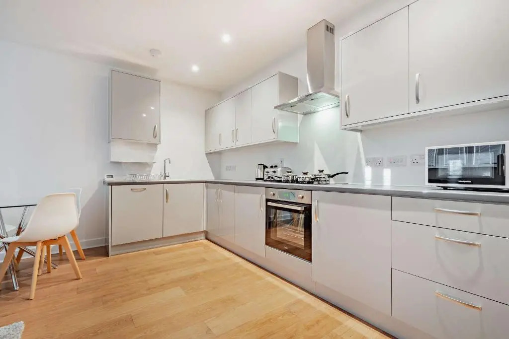 Modern, City living Apartments- Private parking