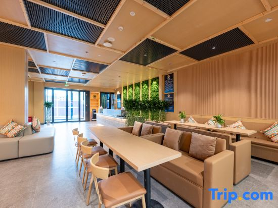 TRUE GO Hotel (Beijing Fangshan Liangxiang Station Longhu Tianjie Branch）