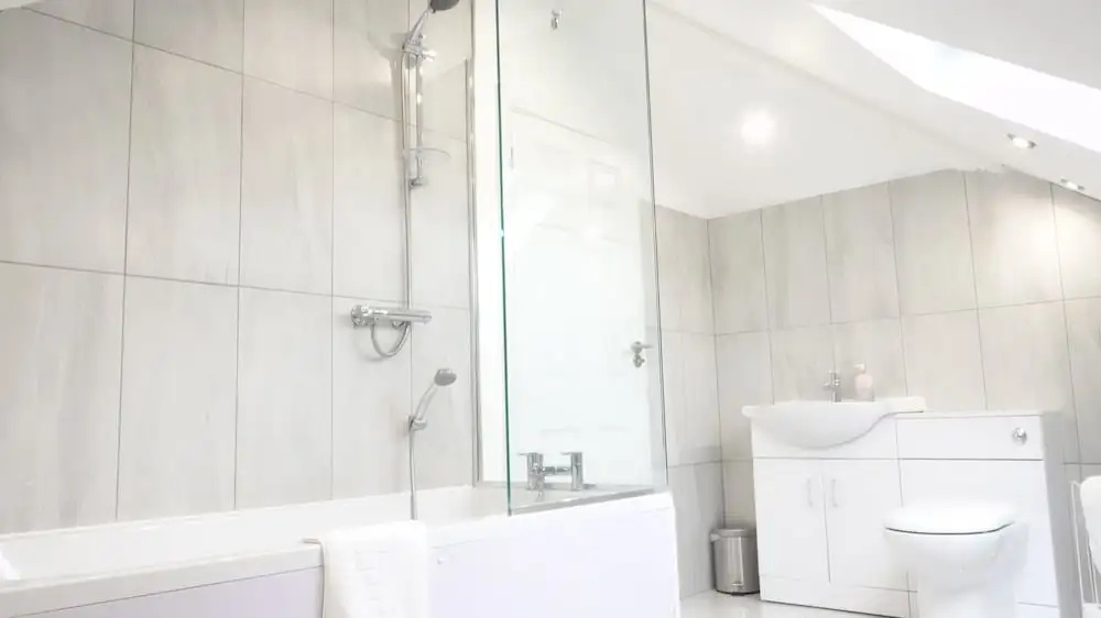 HEATHROW AIRPORT apartments-FREE parking-Free underground to and from Heathrow-30 min central London