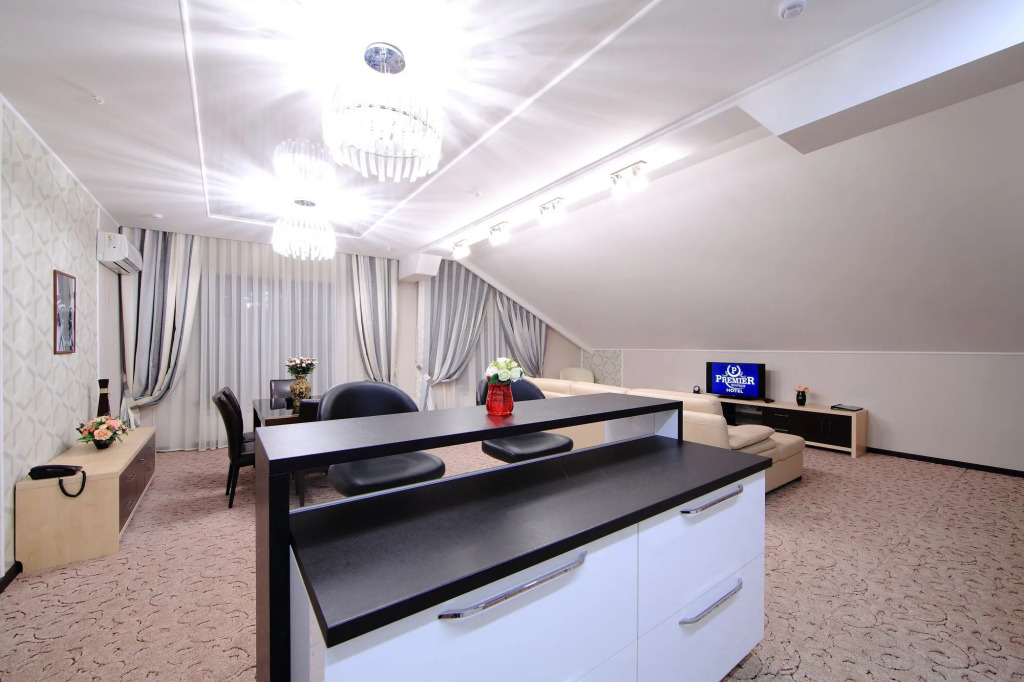 Premier Hotel