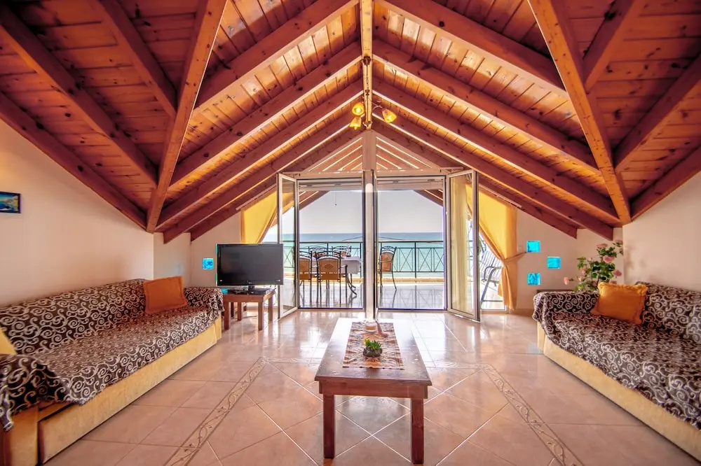George Beachfront Apartments