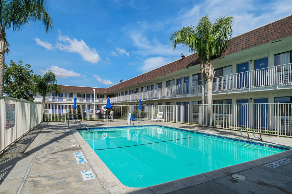 Motel 6 Lost Hills CA