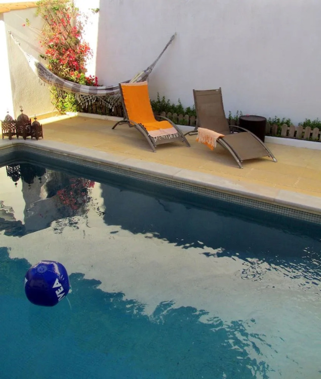 Stunning Studio in Parede, Cascais - up to 4 pax