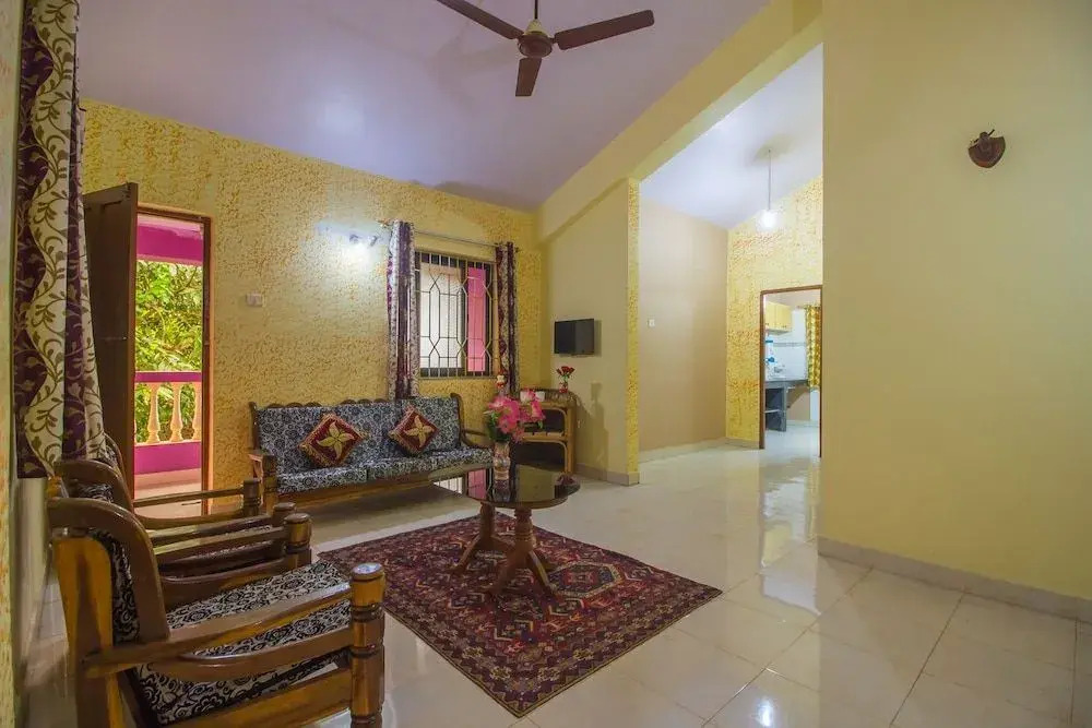 OYO 22067 Home Cozy 1BHK Near Carmona Beach