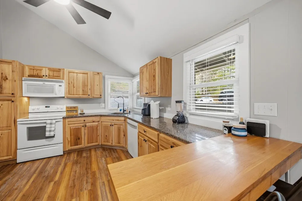 Forest Chalet With Hot Tub Near Gunstock 3 Bedroom Home
