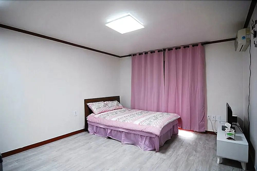 Pocheon Pine Hill Pension