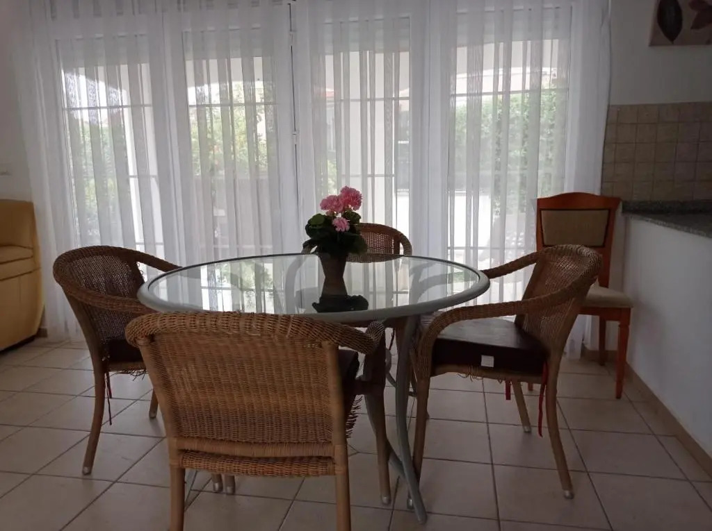 Bella Villa 6