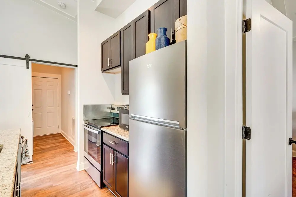 3 Mi to Duke: Downtown Durham Cottage!