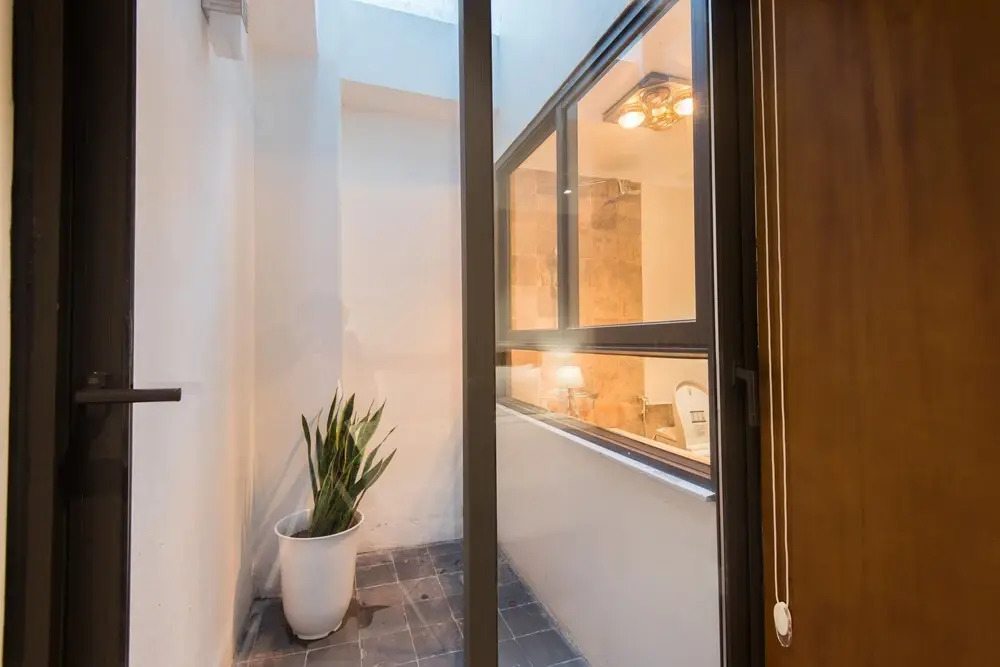 Sunny Home Apartment