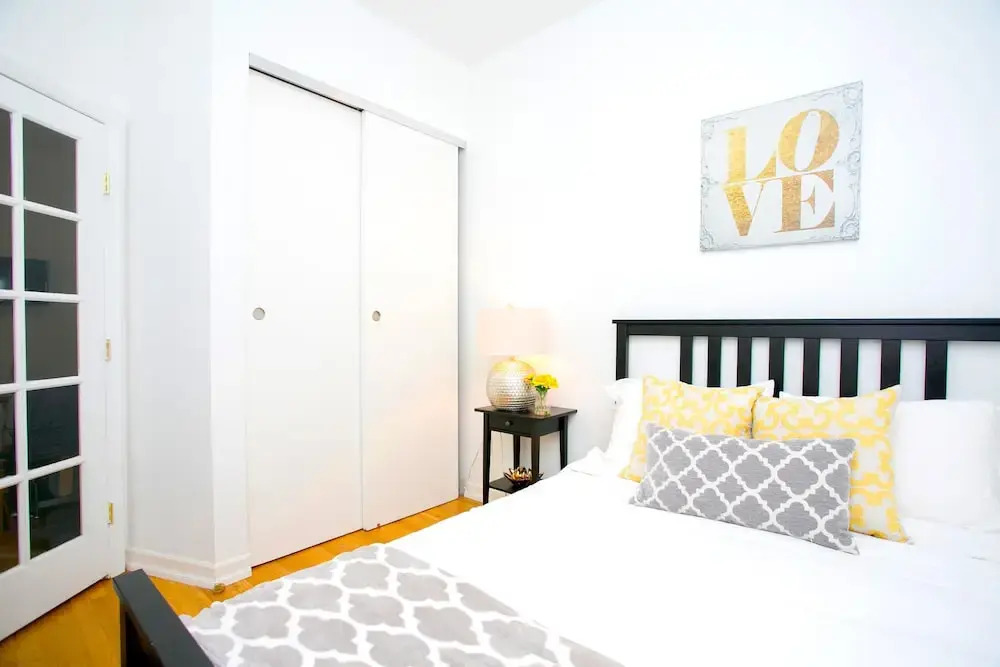 NY010 2 Bedroom Apartment By Senstay