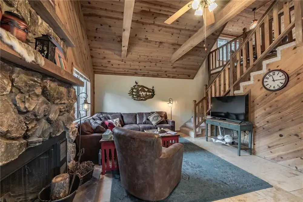 Casa Del Rey - Three Bedroom Cabin with Hot Tub