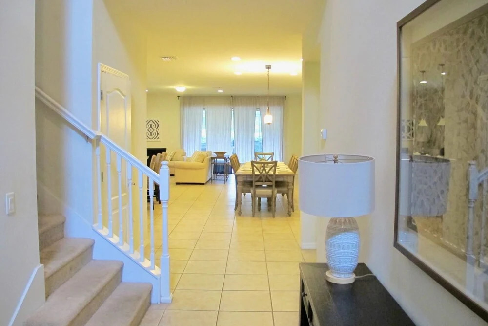 8BR Home - Near Disney - Private Pool and Hot Tub