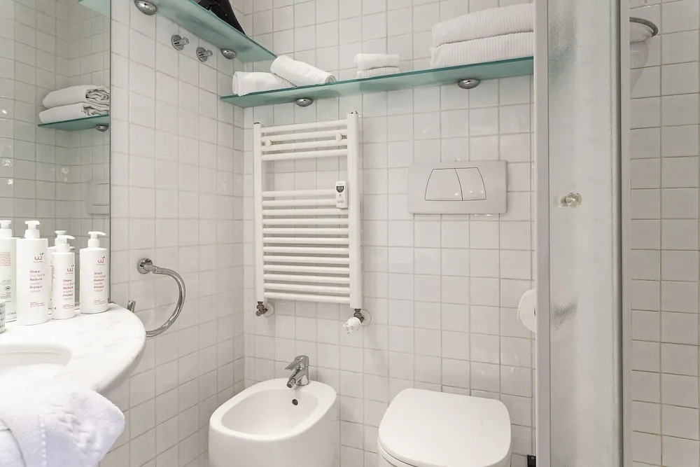 Elegant Studio in the City Center by Wonderful Italy