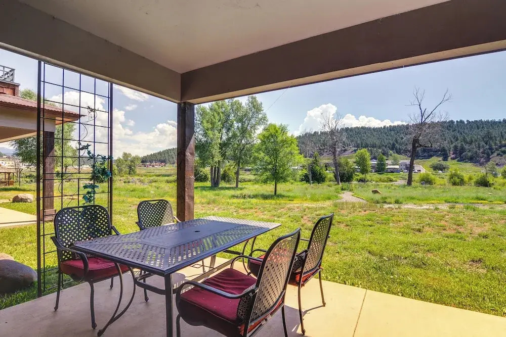 < 1 Mi to Hot Spring: Condo in Pagosa Springs!
