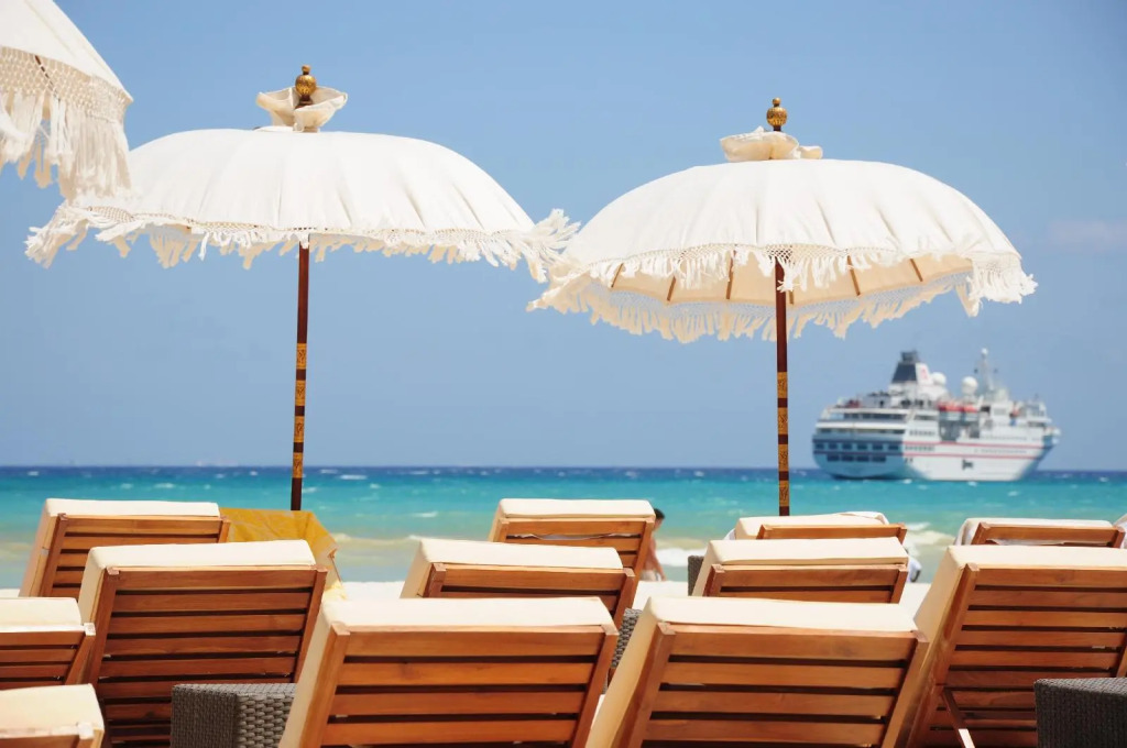 Villas Sacbe Condo Hotel and Beach Club