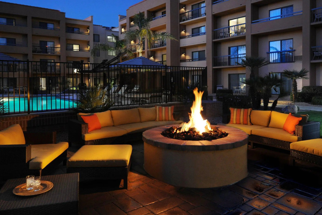 Courtyard by Marriott Phoenix Airport