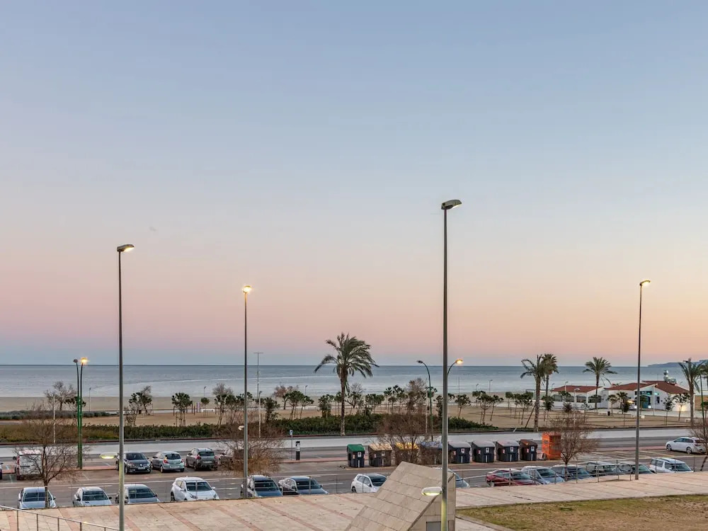 Apartment With 3 Bedrooms, sea Views and Pool