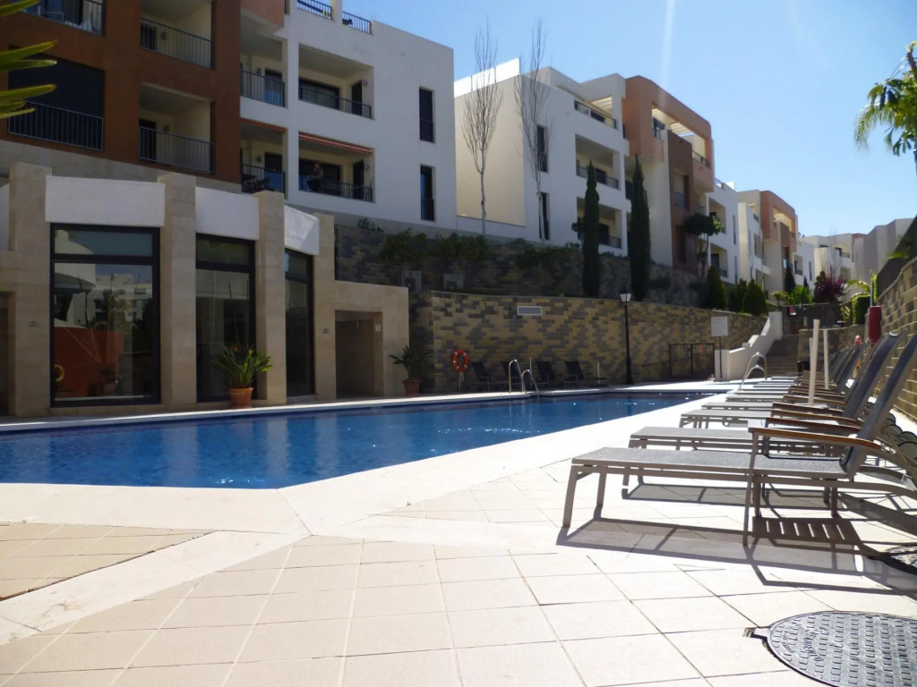 8671 - Luxurious Apartment With Spa Area