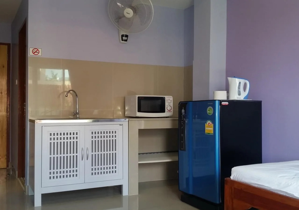 Phratumnak Hill Guest house