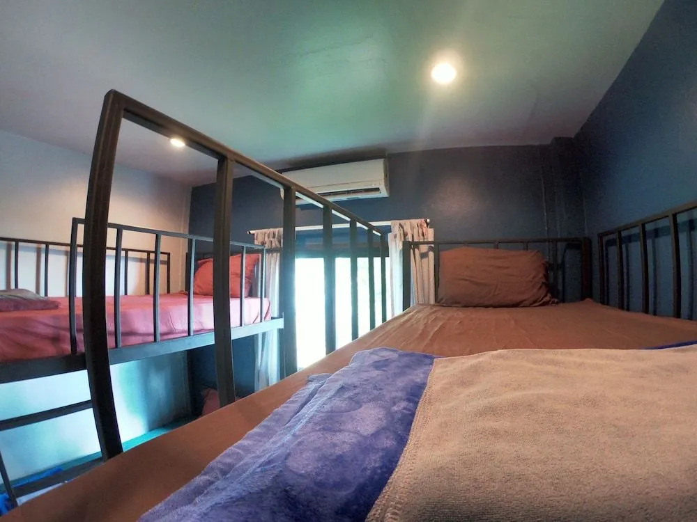 SLEEPYHEADHOSTEL